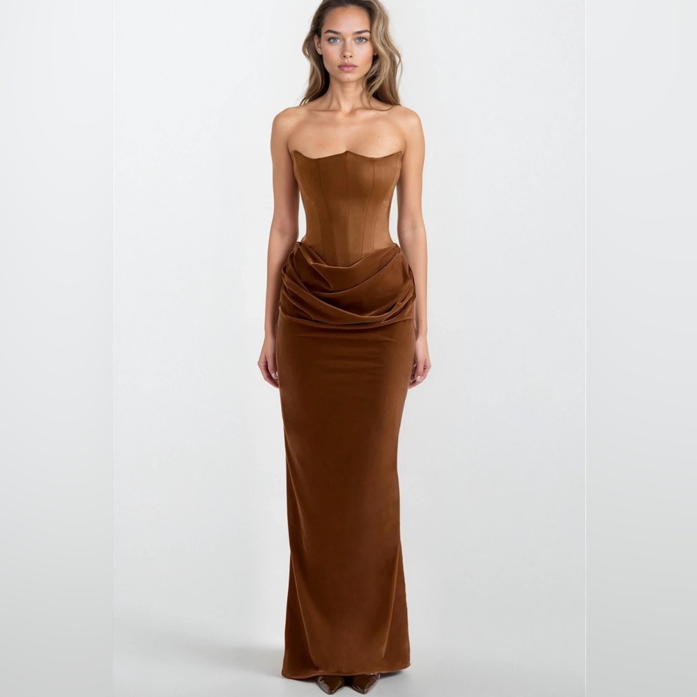 HOUSE OF CB 'Persephone' Toffee Velvet StraplessCorsetMaxi/Size S